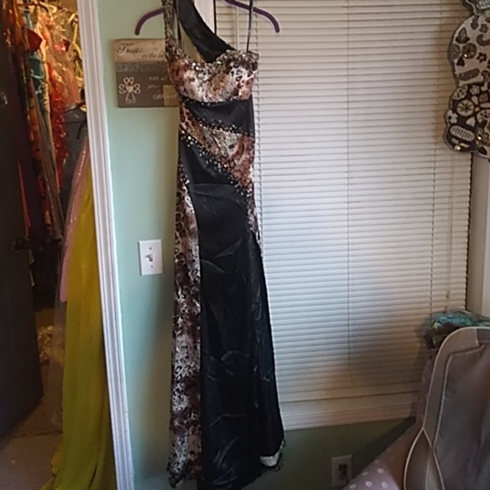 Brand new dress